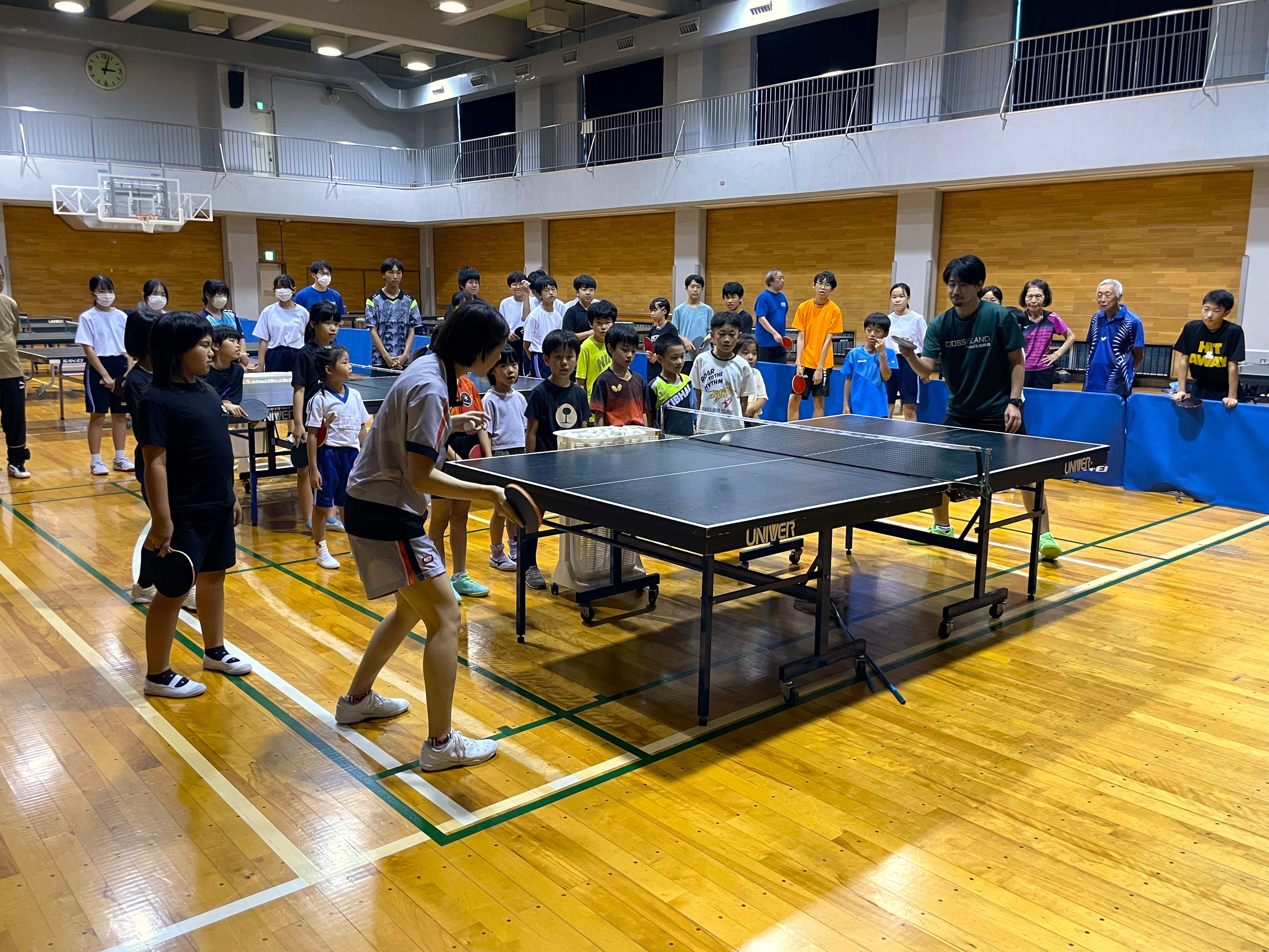 子どもから大人まで楽しめる卓球<br>(スポーツカーニバル)